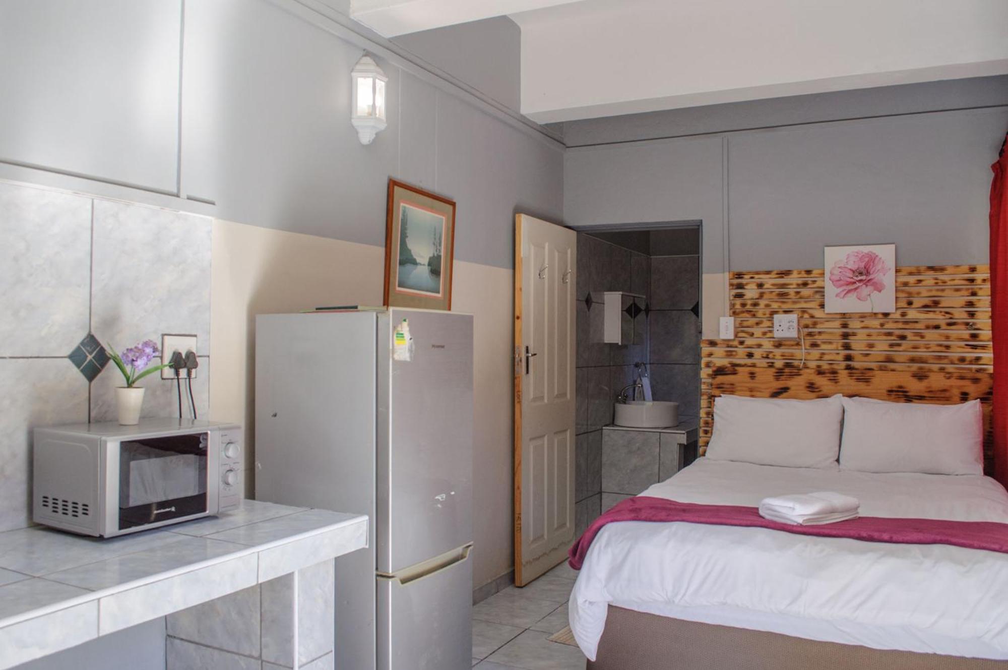 Oceanlife Guesthouse And Restaurant Luederitz Екстер'єр фото