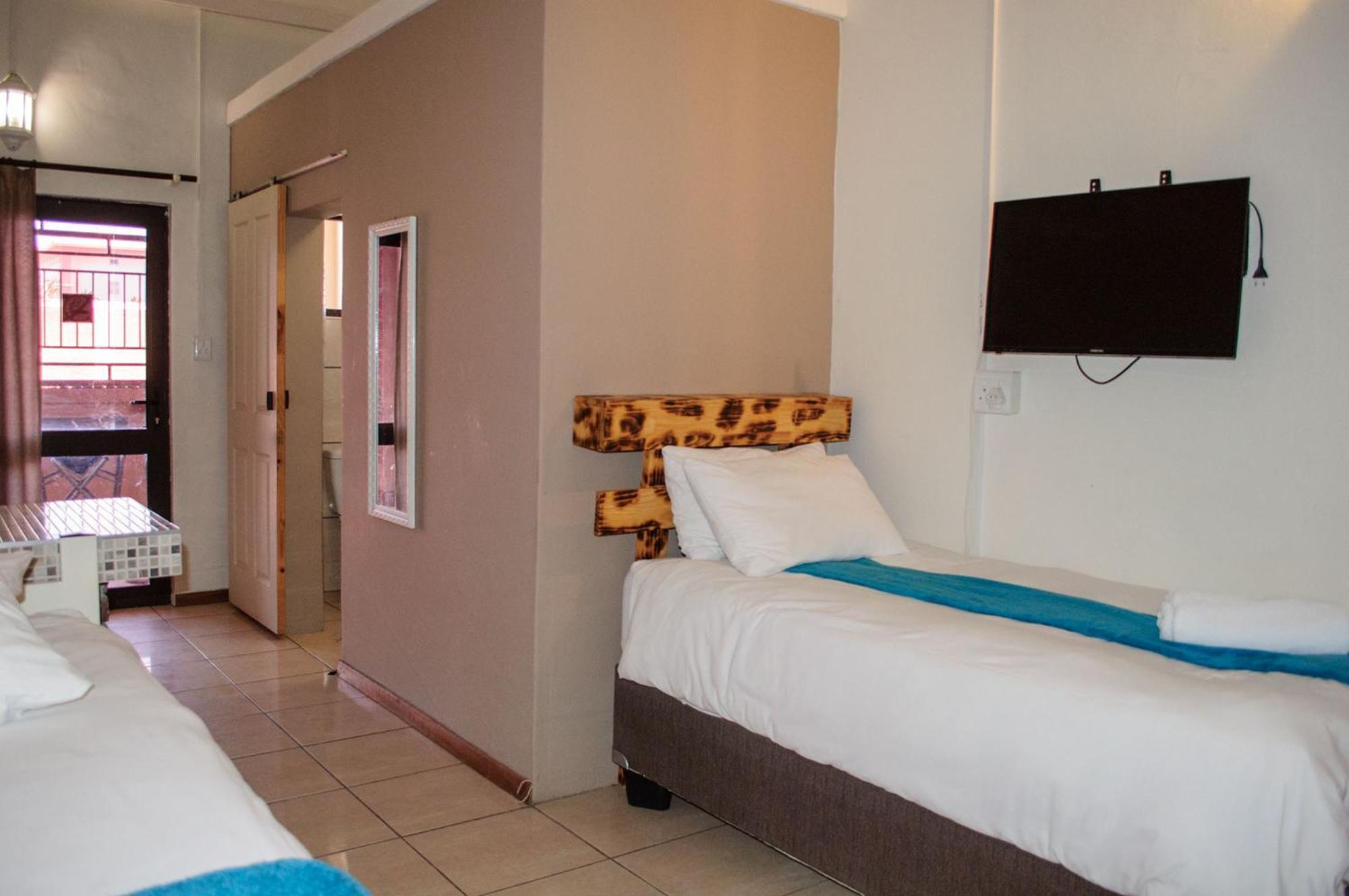 Oceanlife Guesthouse And Restaurant Luederitz Екстер'єр фото