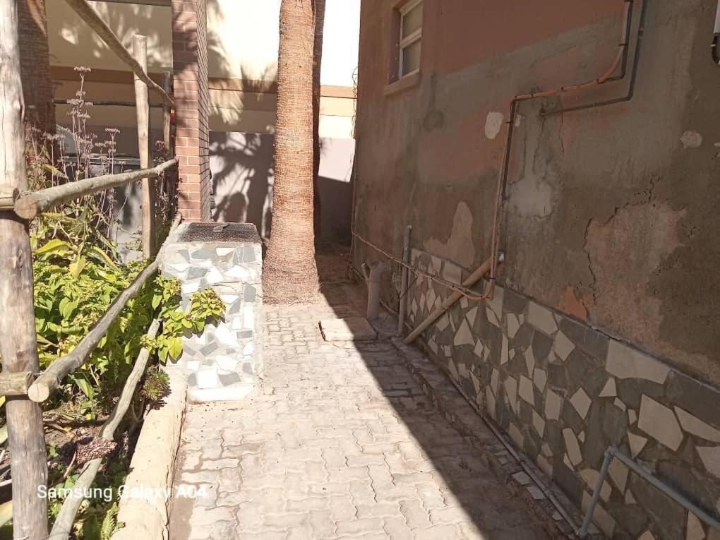 Oceanlife Guesthouse And Restaurant Luederitz Екстер'єр фото